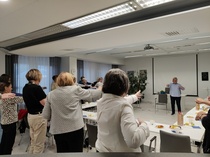 Medlemskväll 24.9.2025. Pausgympa under ledning av fysioterapeut Christina Packalén.