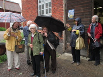 Ett lätt regn störde inte stämningen.