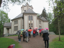 Strömfors kyrka. Altartavlan "Uppståndelsen" är målad 1898 av den unga konstnären Helene Schjerfbeck, den enda altartavla hon någonsin målade. 