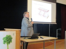 Docent Håkan Granlund talar om åldrande hud.